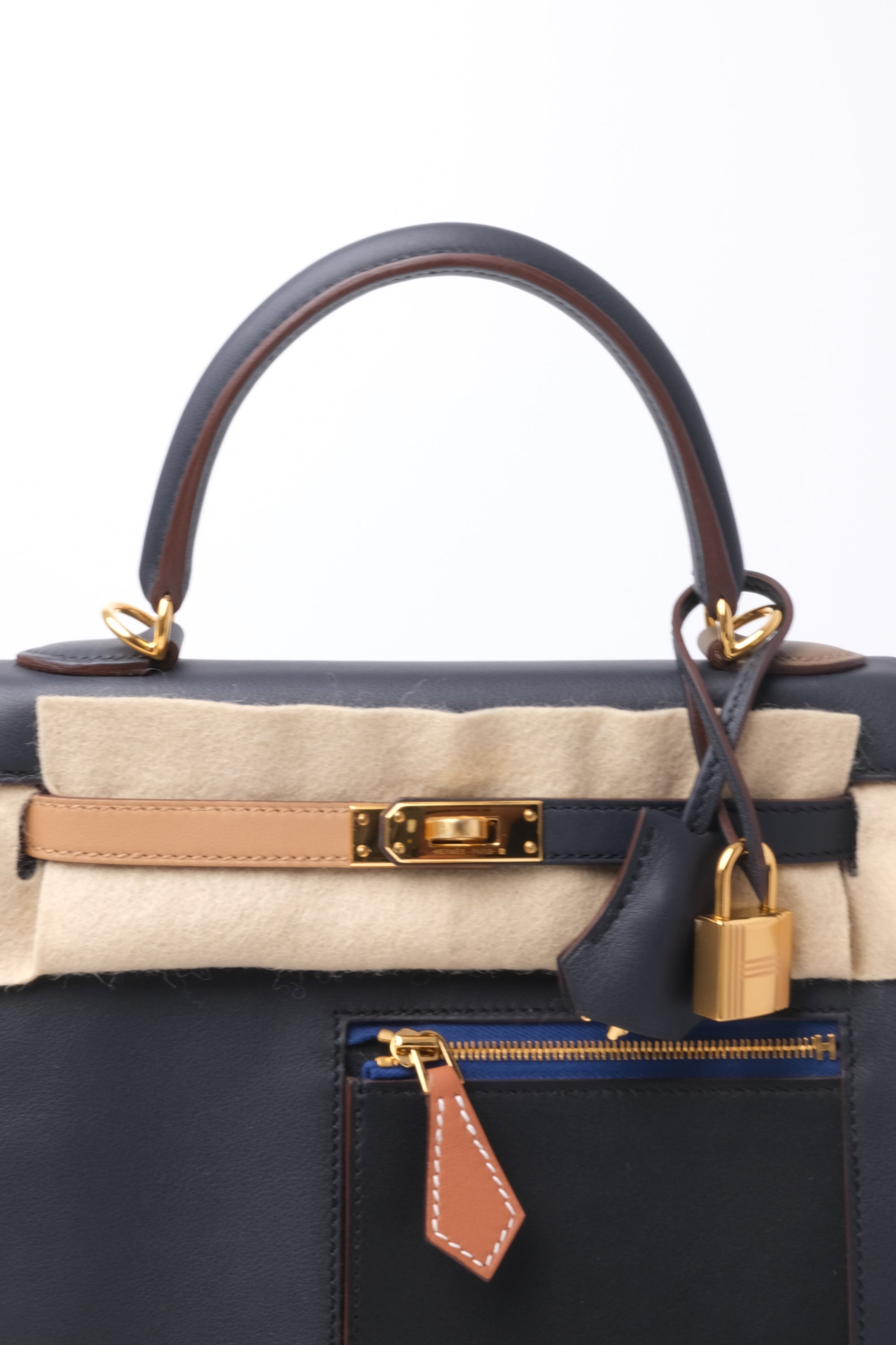 Kelly 25 Colormatic Gold Hardware Swift