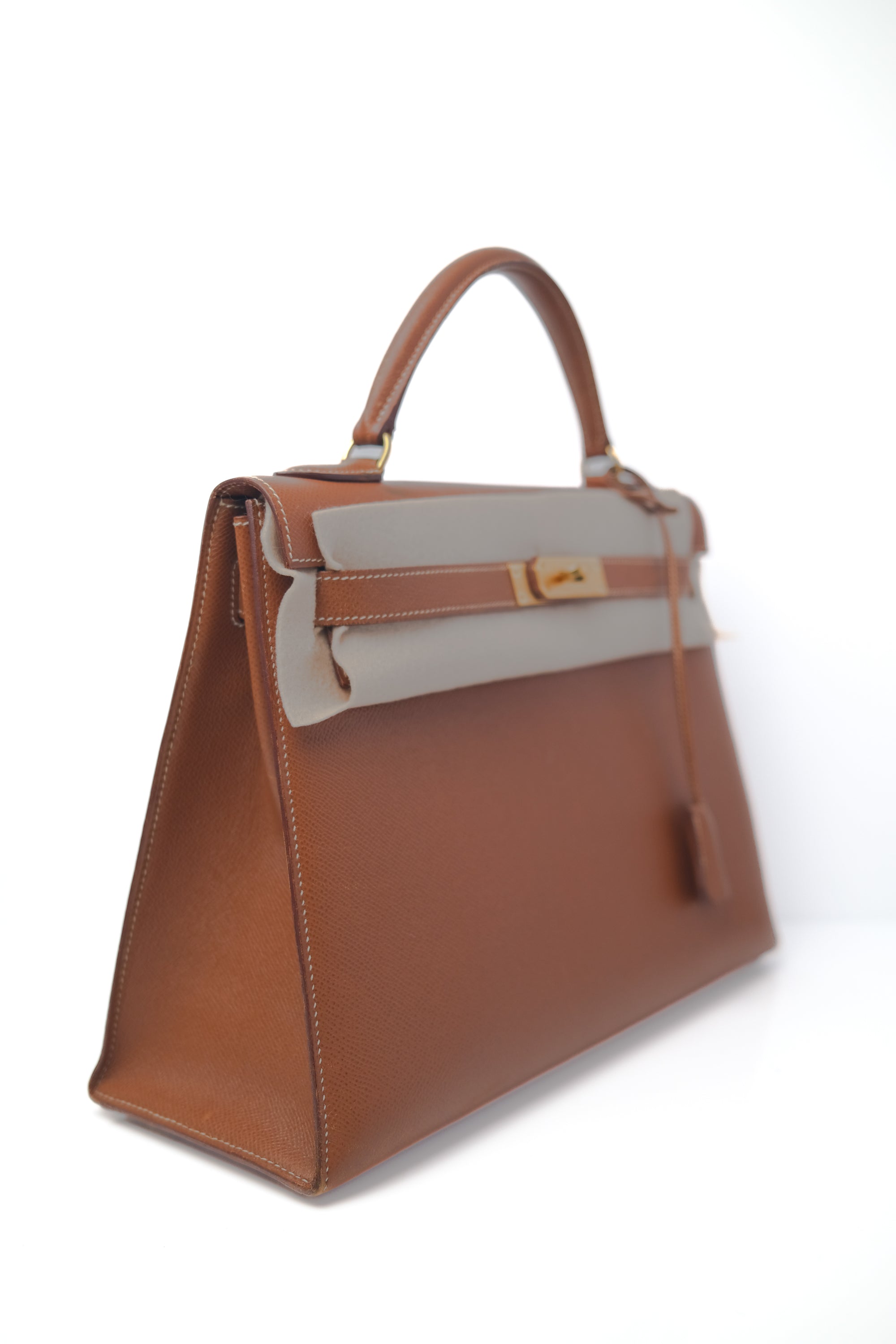 Kelly 32 Gold on Gold Epsom 〇W
